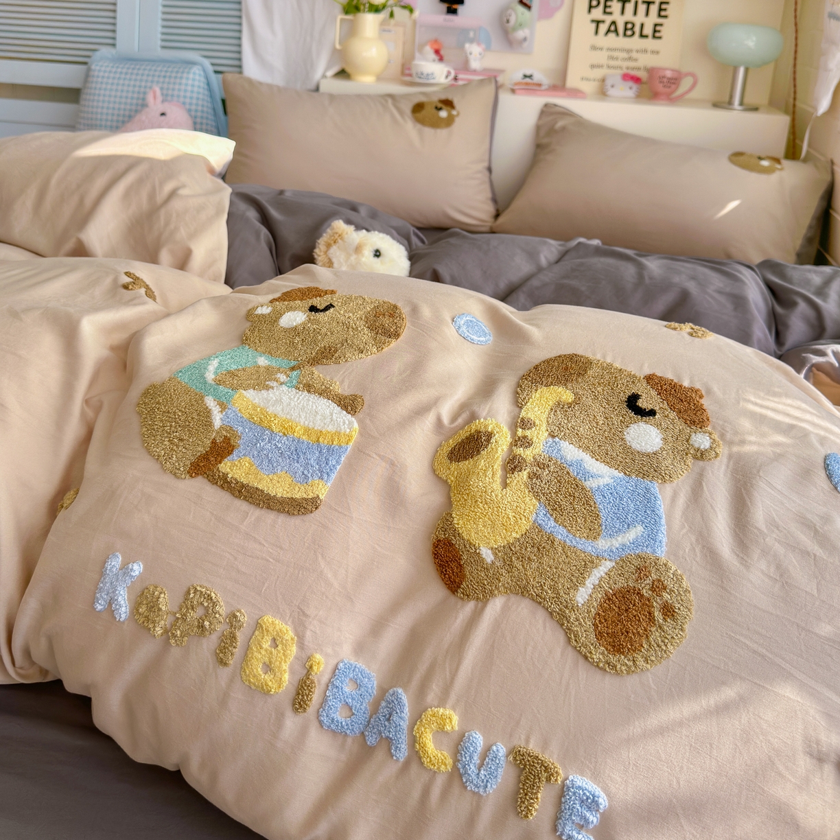 91家纺网 家纺一手货源 找家纺 优卡迪家纺馆 2026新款A类亲肤水洗棉毛巾绣系列四件套下载文件包含买家秀 卡皮乐章-奶杏