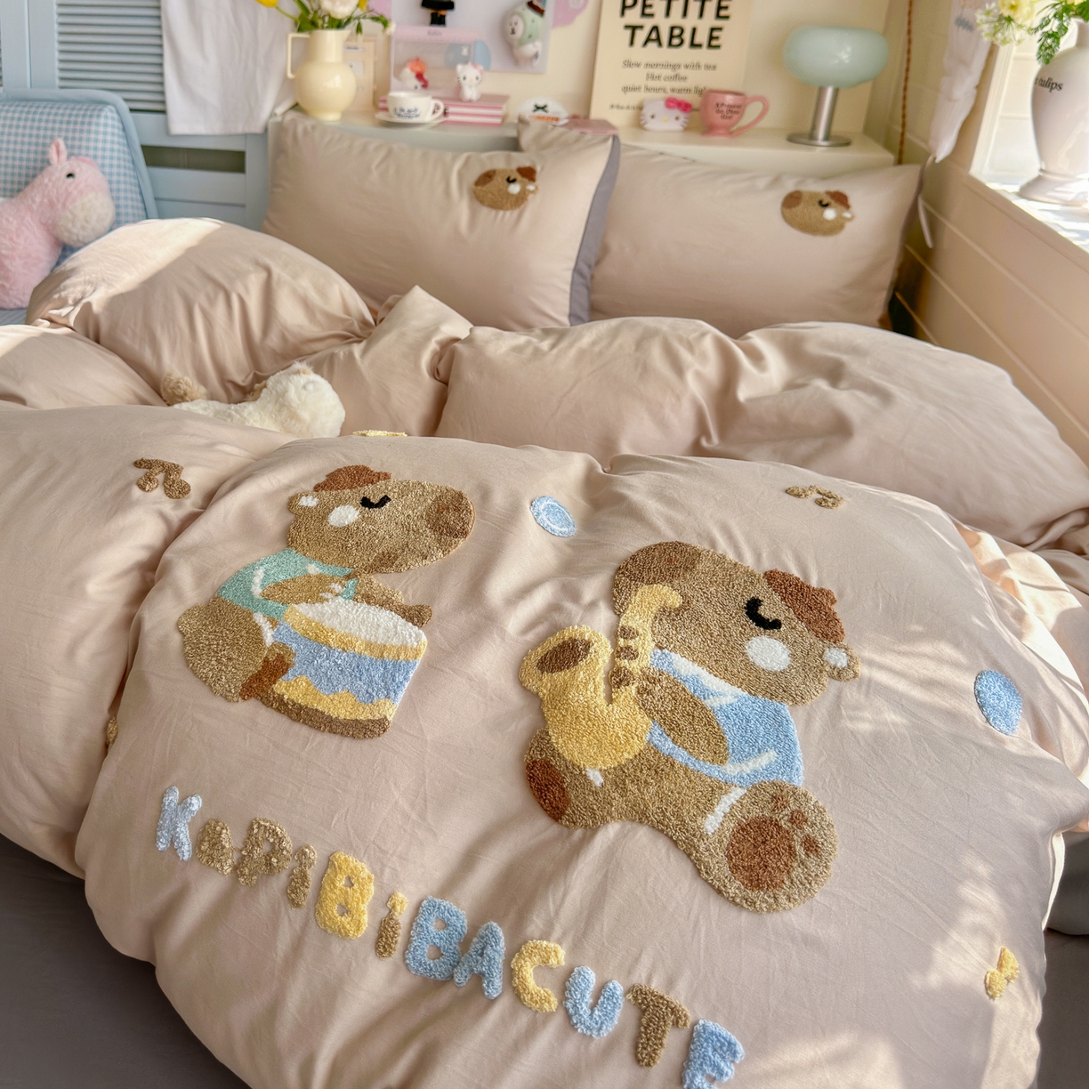 91家纺网 家纺一手货源 找家纺 优卡迪家纺馆 2026新款A类亲肤水洗棉毛巾绣系列四件套下载文件包含买家秀 卡皮乐章-奶杏