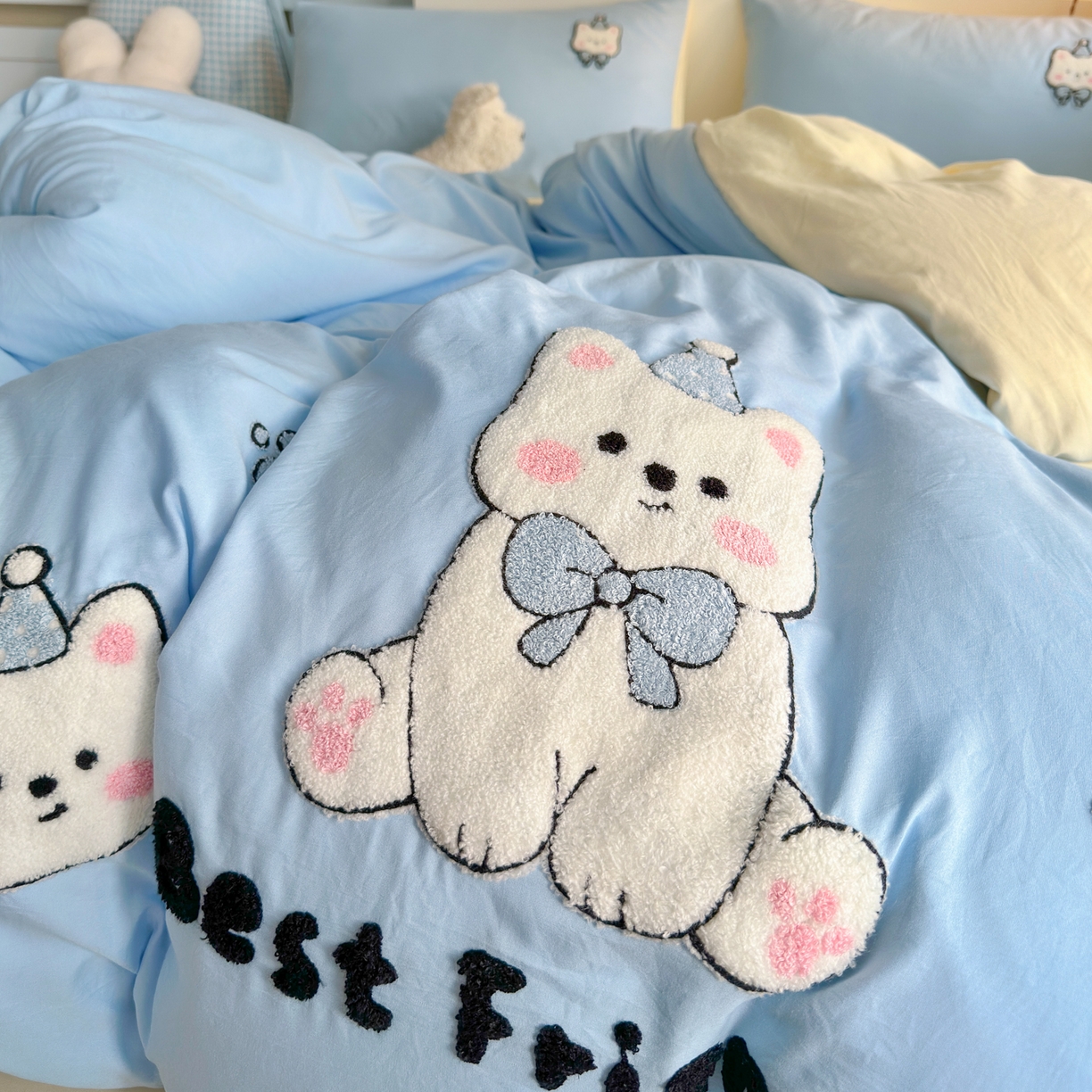 91家纺网 家纺一手货源 找家纺 优卡迪家纺馆 2026新款A类亲肤水洗棉毛巾绣系列四件套下载文件包含买家秀 软萌西高-天蓝