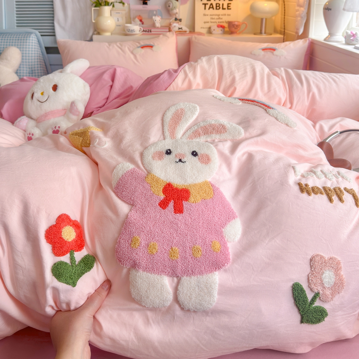 91家纺网 家纺一手货源 找家纺 优卡迪家纺馆 2026新款A类亲肤水洗棉毛巾绣系列四件套下载文件包含买家秀 甜心兔宝-玉粉