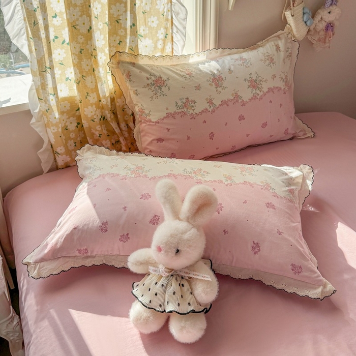 91家纺网 家纺一手货源 找家纺 一比一家纺 2026新款A类仿棉古法水洗棉法式全棉花边四件套 甜粉小窝