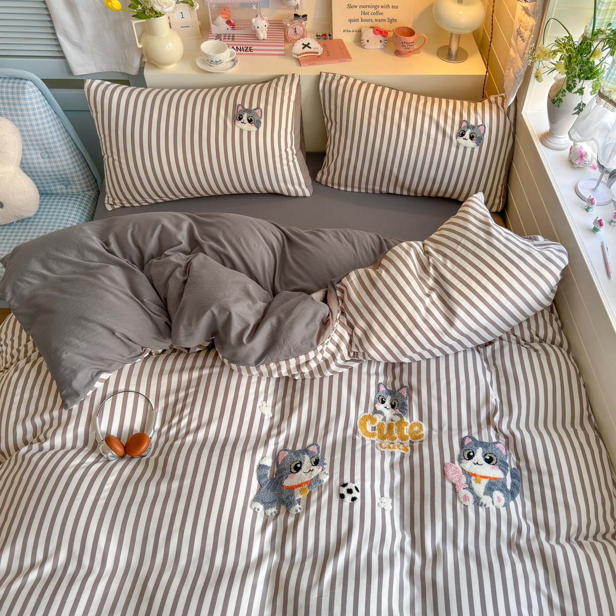 91家纺网 家纺一手货源 找家纺 优卡迪家纺馆 2026新款A类亲肤水洗棉毛巾绣系列四件套下载文件包含买家秀 足球猫喵-银灰