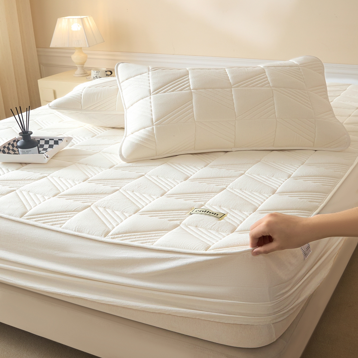 91家纺网 家纺一手货源 找家纺 芬晴家纺 2026新款全棉纯棉夹棉棉花床笠单床笠-方纹系列 方纹-白