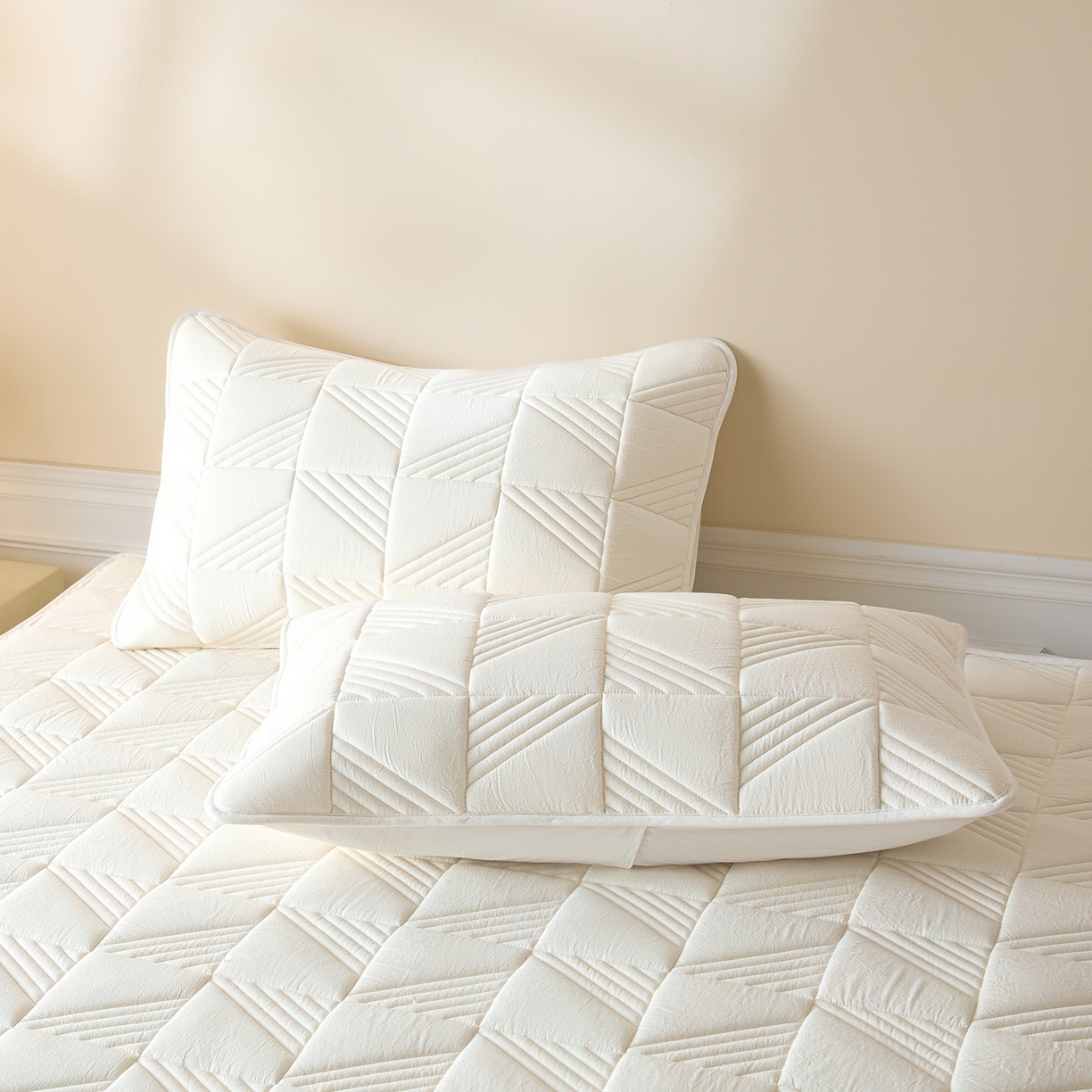 91家纺网 家纺一手货源 找家纺 芬晴家纺 2026新款全棉纯棉夹棉棉花床笠单床笠-方纹系列 方纹-白