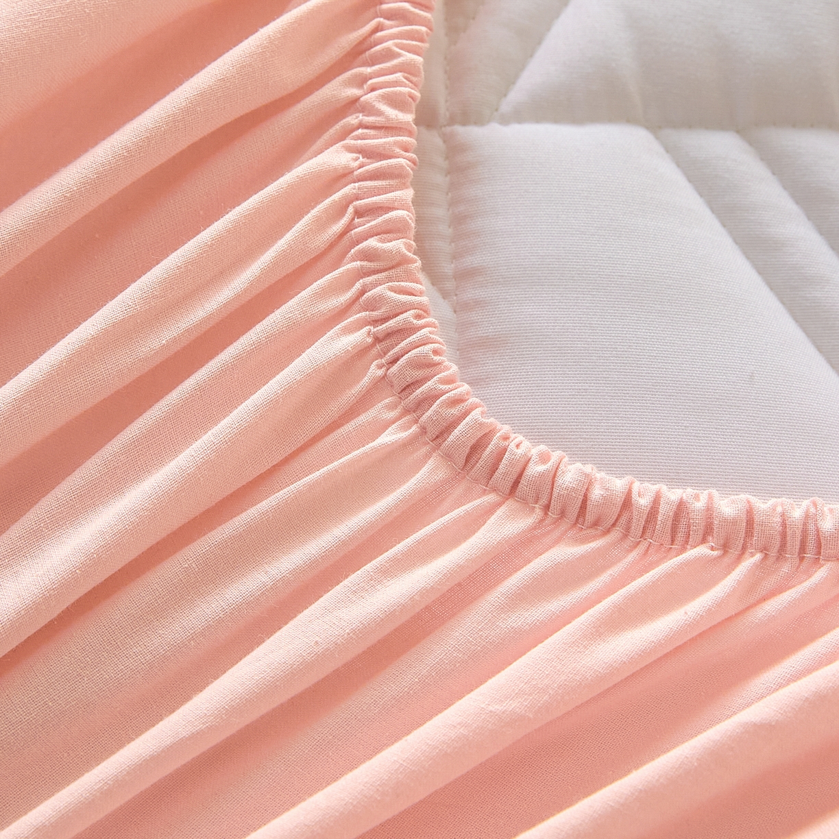 91家纺网 家纺一手货源 找家纺 芬晴家纺 2026新款全棉纯棉夹棉棉花床笠单床笠-方纹系列 方纹-嫩粉