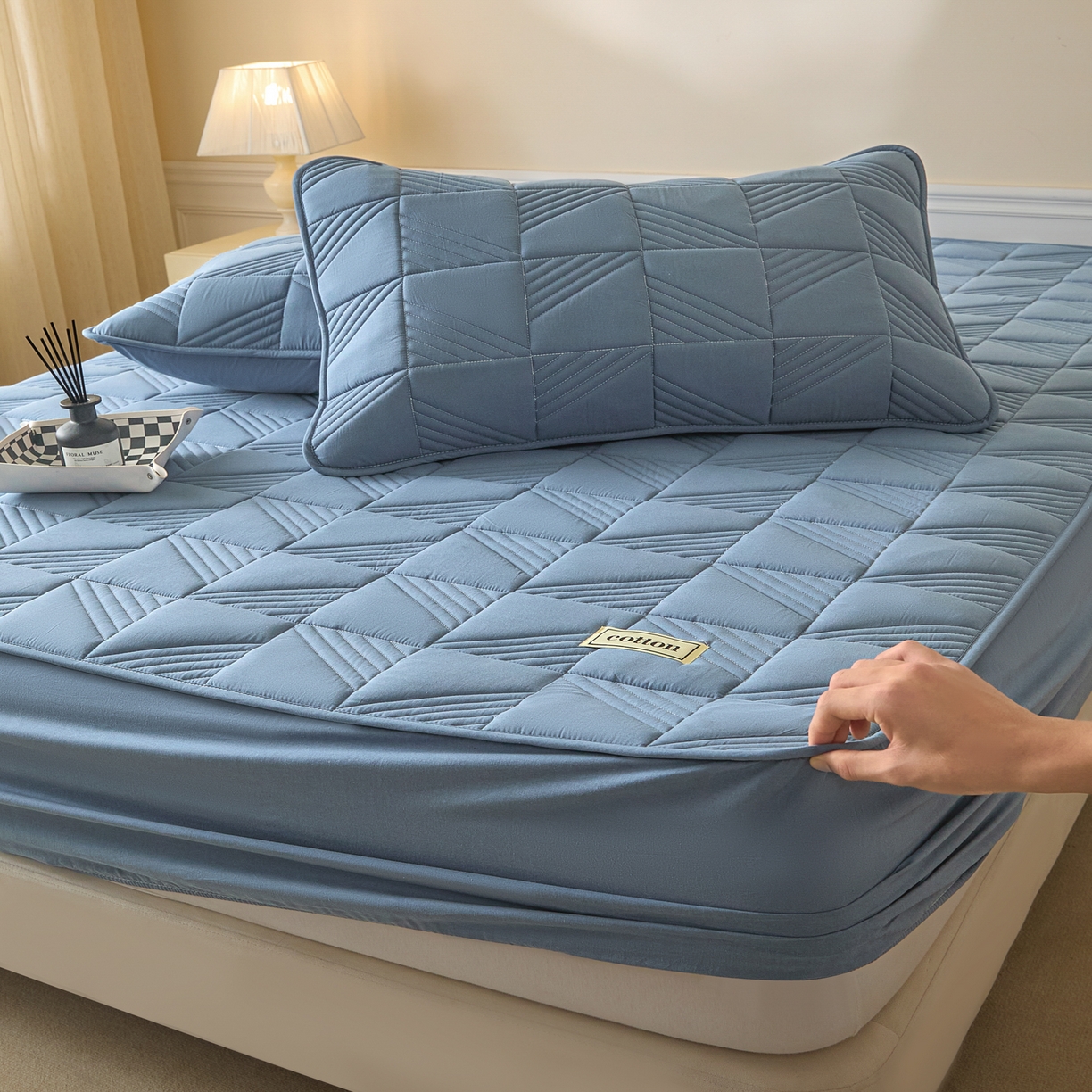 91家纺网 家纺一手货源 找家纺 芬晴家纺 2026新款全棉纯棉夹棉棉花床笠单床笠-方纹系列 方纹-雾蓝