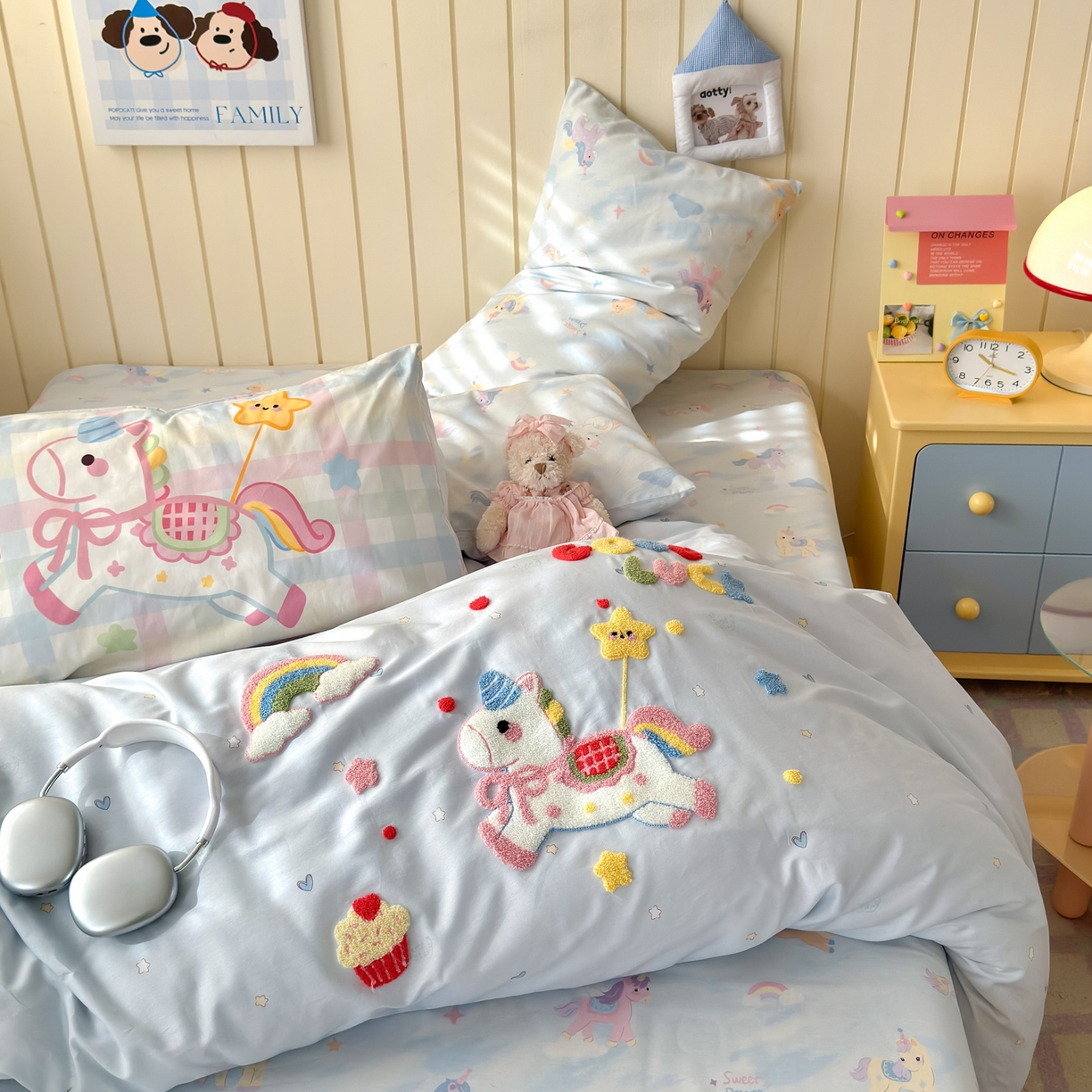 91家纺网 家纺一手货源 找家纺 女子家纺 2026新款13370纯棉毛巾绣呆萌系列四件套第一波 马上有钱 -蓝