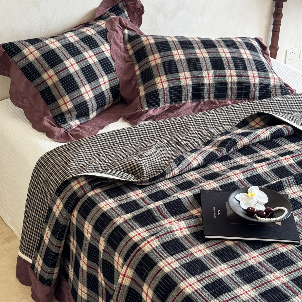 91家纺网 家纺一手货源 找家纺 床盖工厂店 2025新款双面全棉纯棉填充棉花花边款床盖三件套芸素 芸素 黑格