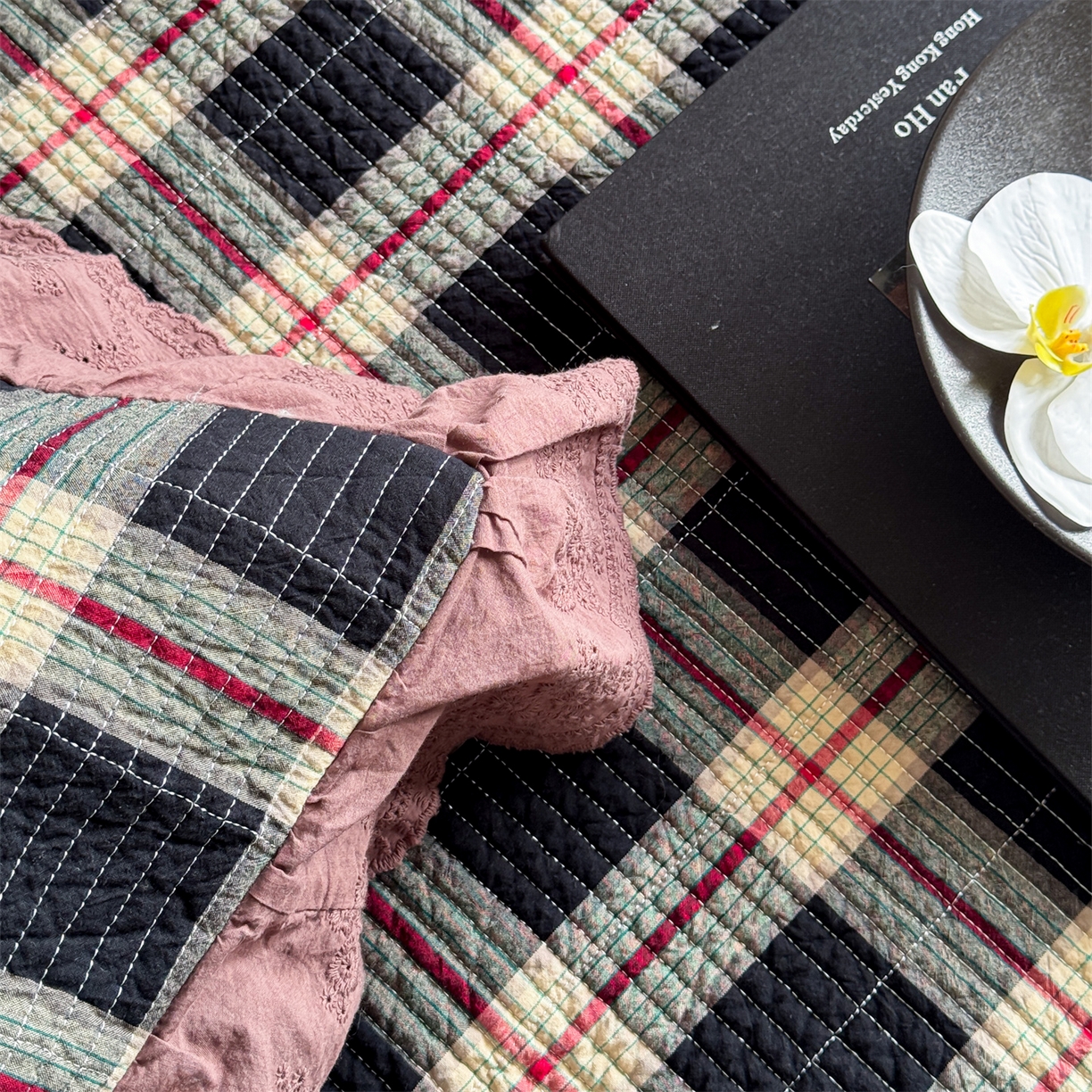 91家纺网 家纺一手货源 找家纺 床盖工厂店 2025新款双面全棉纯棉填充棉花花边款床盖三件套芸素 芸素 黑格