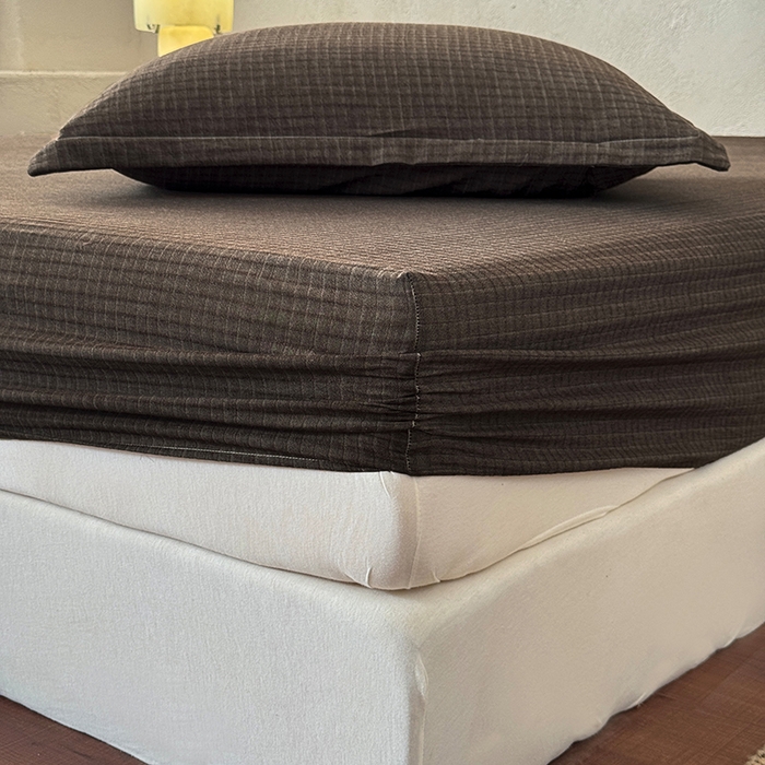 91家纺网 家纺一手货源 找家纺 法芙娜家纺 2026新款全棉色织提花床笠 深咖