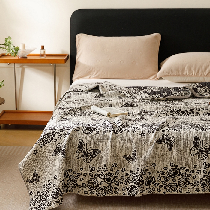 91家纺网 家纺一手货源 找家纺 悦然毛巾被 2026新款美拉德色织提花全棉纯棉纱布毛巾被夏被夏凉被空调被 花影蝶梦