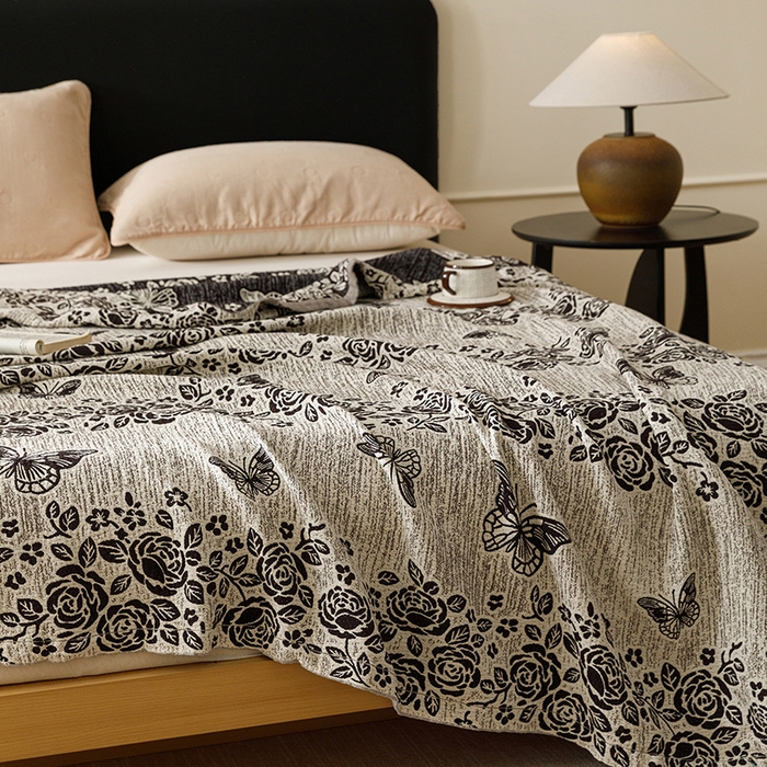 91家纺网 家纺一手货源 找家纺 悦然毛巾被 2026新款美拉德色织提花全棉纯棉纱布毛巾被夏被夏凉被空调被 花影蝶梦