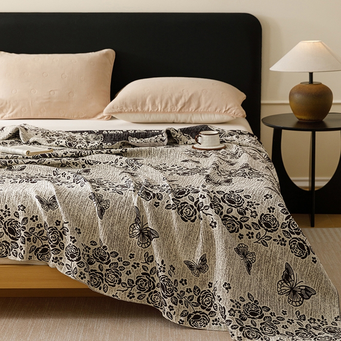 91家纺网 家纺一手货源 找家纺 悦然毛巾被 2026新款美拉德色织提花全棉纯棉纱布毛巾被夏被夏凉被空调被 花影蝶梦