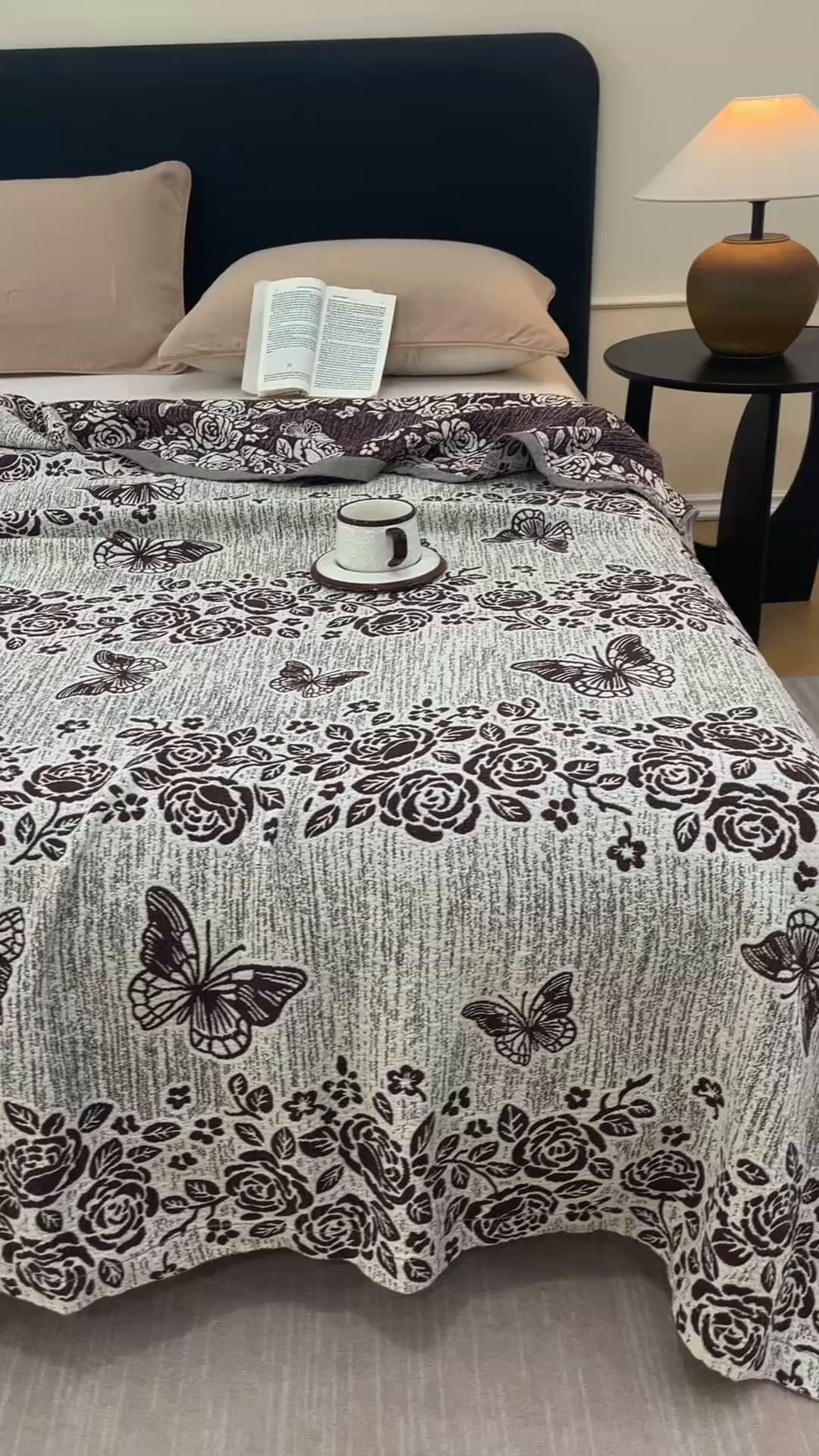 91家纺网 家纺一手货源 找家纺 悦然毛巾被 2026新款美拉德色织提花全棉纯棉纱布毛巾被夏被夏凉被空调被 花影蝶梦