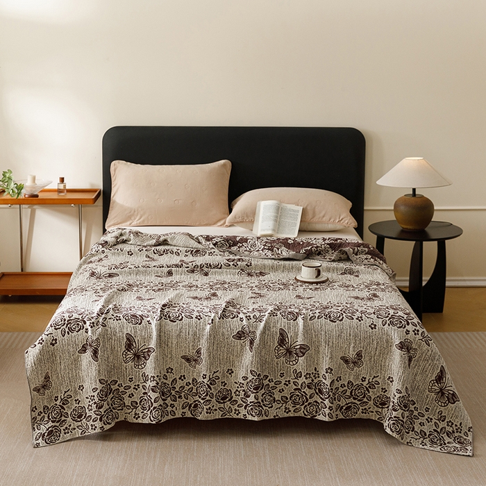 91家纺网 家纺一手货源 找家纺 悦然毛巾被 2026新款美拉德色织提花全棉纯棉纱布毛巾被夏被夏凉被空调被 花影蝶梦棕