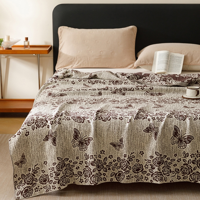 91家纺网 家纺一手货源 找家纺 悦然毛巾被 2026新款美拉德色织提花全棉纯棉纱布毛巾被夏被夏凉被空调被 花影蝶梦棕