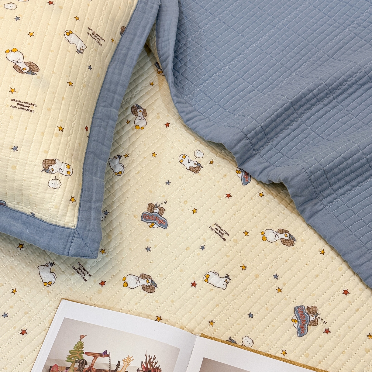 91家纺网 家纺一手货源 找家纺 床盖工厂店 2026新款全棉卡通纱布床盖三件套 趣梦鹅 黄