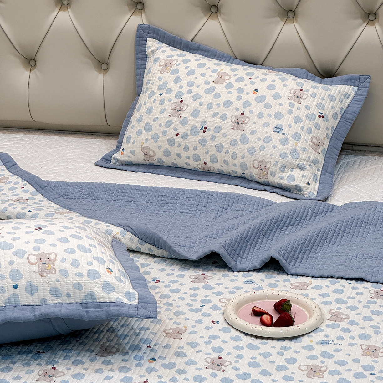 91家纺网 家纺一手货源 找家纺 床盖工厂店 2026新款全棉卡通纱布床盖三件套 斑点象 兰