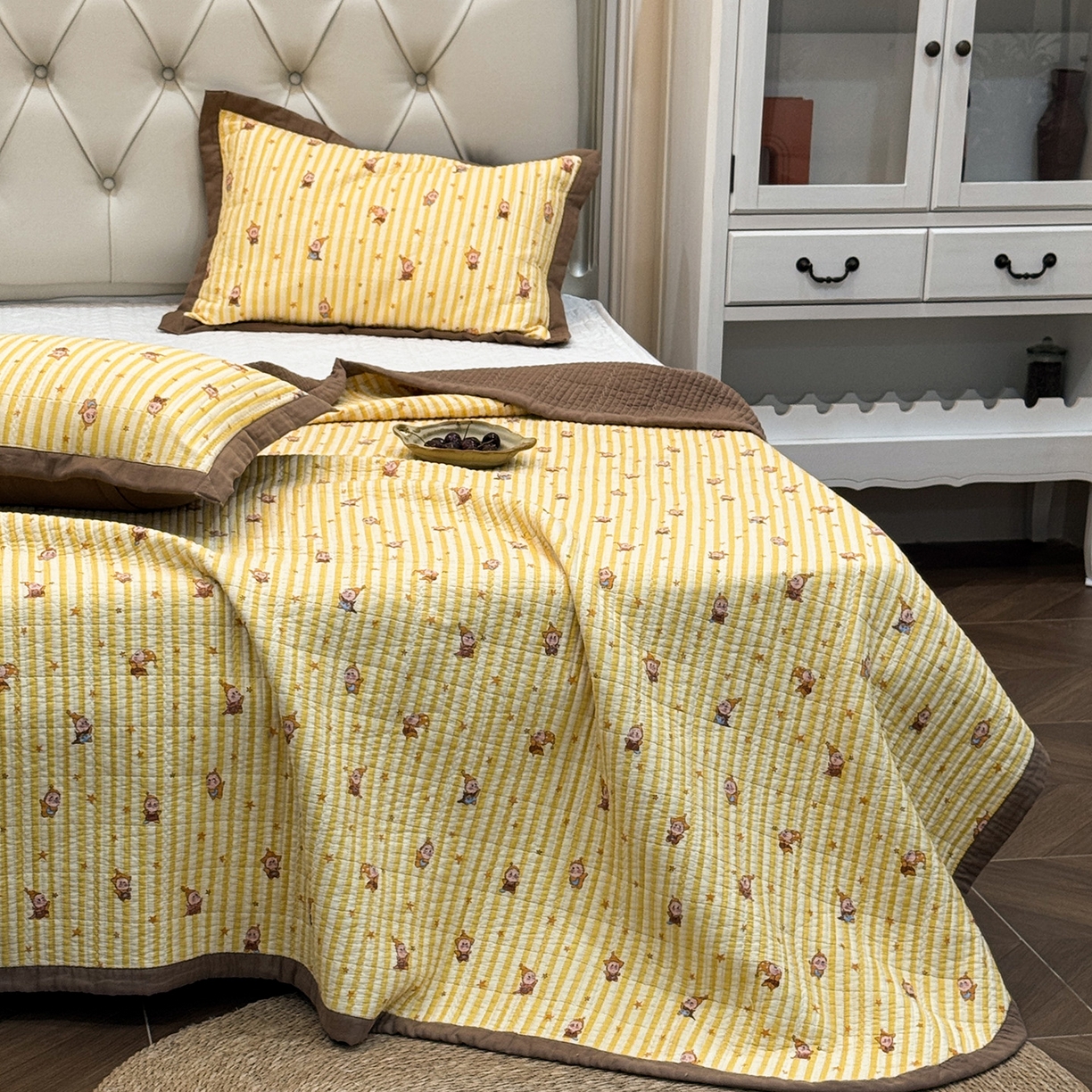 91家纺网 家纺一手货源 找家纺 床盖工厂店 2026新款全棉卡通纱布床盖三件套 萌星 黄