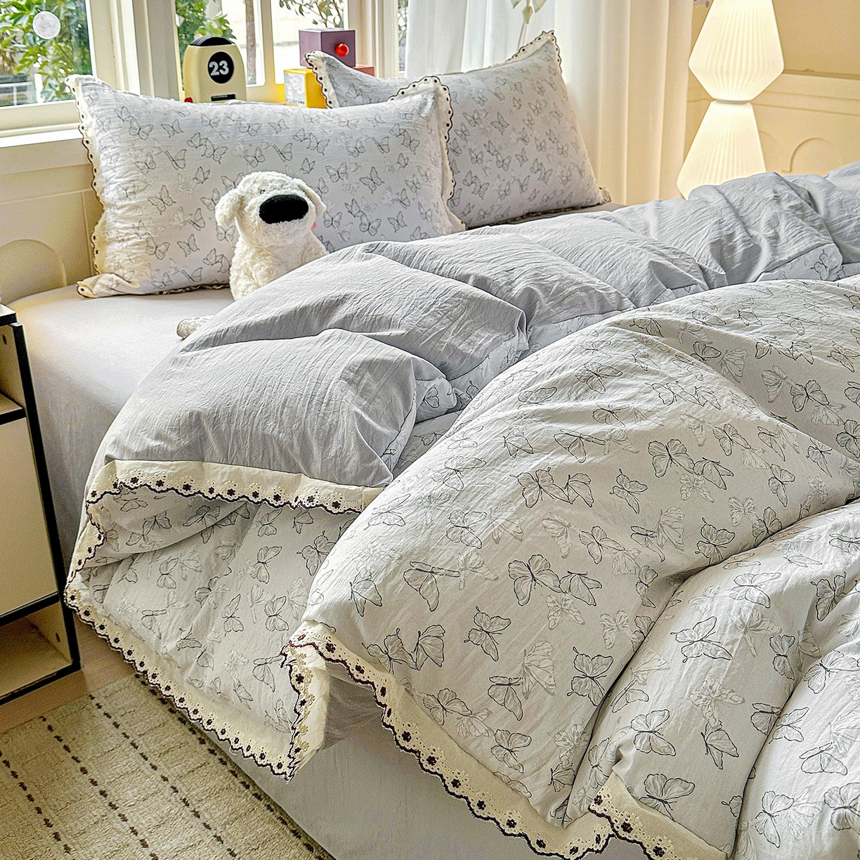 91家纺网 家纺一手货源 找家纺 韩秀家纺 2026新款A类纺棉四件套全棉花边古法水洗棉法式蕾丝花边四件套 蝶纷飞