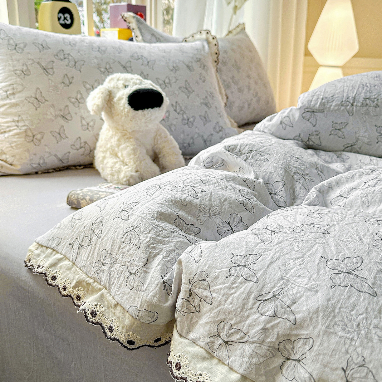 91家纺网 家纺一手货源 找家纺 韩秀家纺 2026新款A类纺棉四件套全棉花边古法水洗棉法式蕾丝花边四件套 蝶纷飞