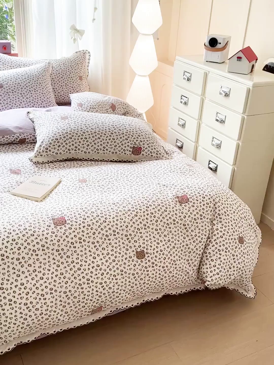 91家纺网 家纺一手货源 找家纺 韩秀家纺 2026新款A类纺棉四件套全棉花边古法水洗棉法式蕾丝花边四件套 怦然心动