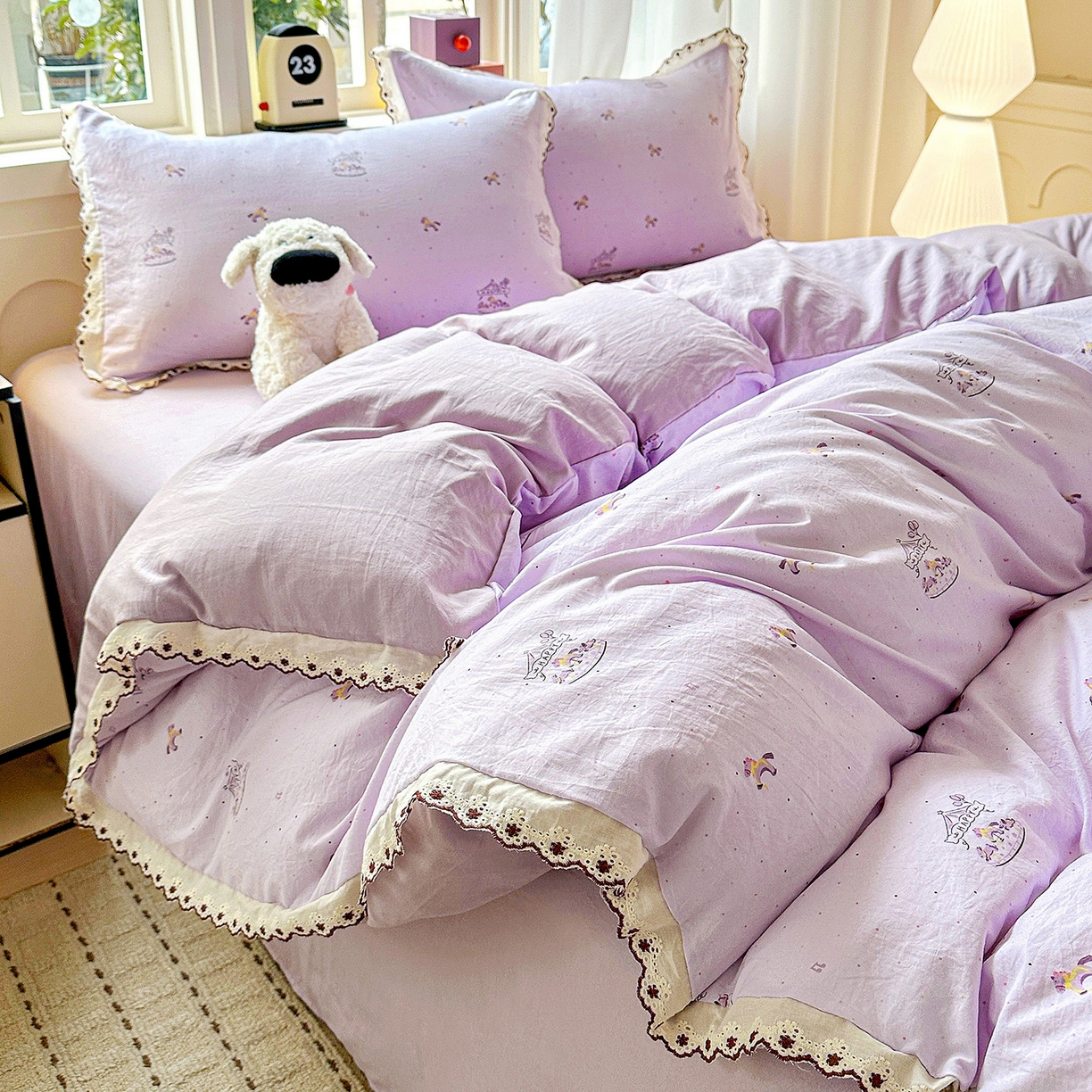 91家纺网 家纺一手货源 找家纺 韩秀家纺 2026新款A类纺棉四件套全棉花边古法水洗棉法式蕾丝花边四件套 旋转木马