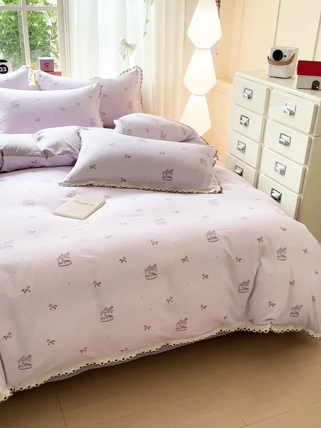 91家纺网 家纺一手货源 找家纺 韩秀家纺 2026新款A类纺棉四件套全棉花边古法水洗棉法式蕾丝花边四件套 旋转木马