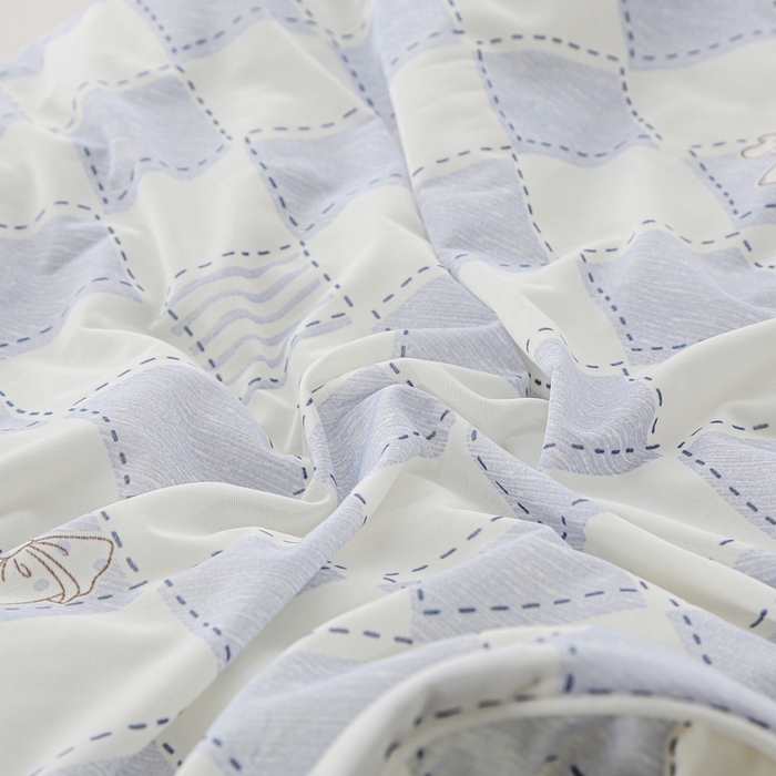 91家纺网 家纺一手货源 找家纺 亚龙工厂店 2026春夏新款网销直播爆款冰皮小凉被印花款夏被 蝶格