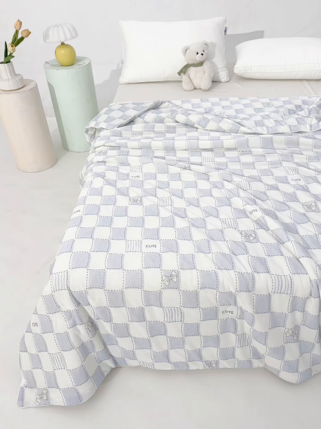 91家纺网 家纺一手货源 找家纺 亚龙工厂店 2026春夏新款网销直播爆款冰皮小凉被印花款夏被 蝶格