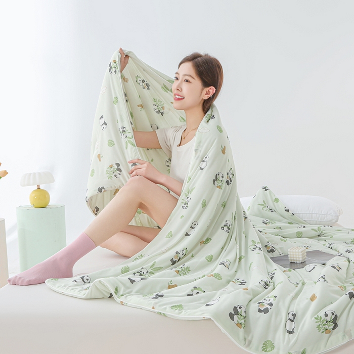 91家纺网 家纺一手货源 找家纺 亚龙工厂店 2026春夏新款网销直播爆款冰皮小凉被印花款夏被 熊猫