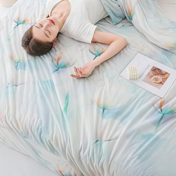 91家纺网 家纺一手货源 找家纺 亚龙工厂店 2026春夏新款网销直播爆款冰皮小凉被印花款夏被 郁金人生