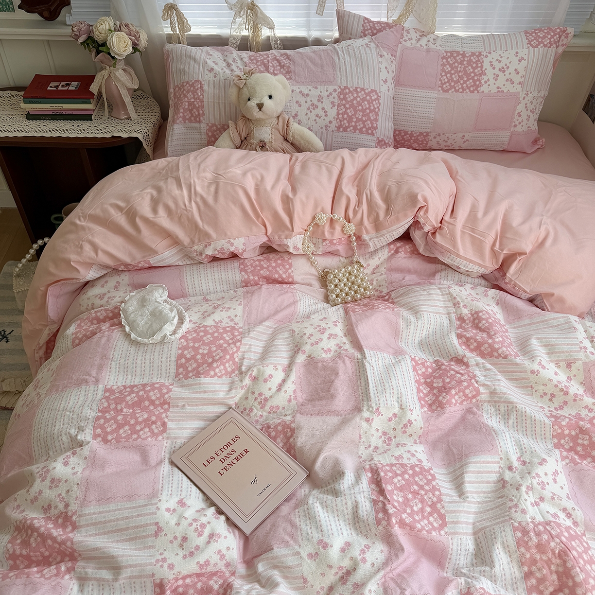 91家纺网 家纺一手货源 找家纺 原素 2026新春ins博主风双拼小碎花花卉水洗棉纱四件套 碎花粉格