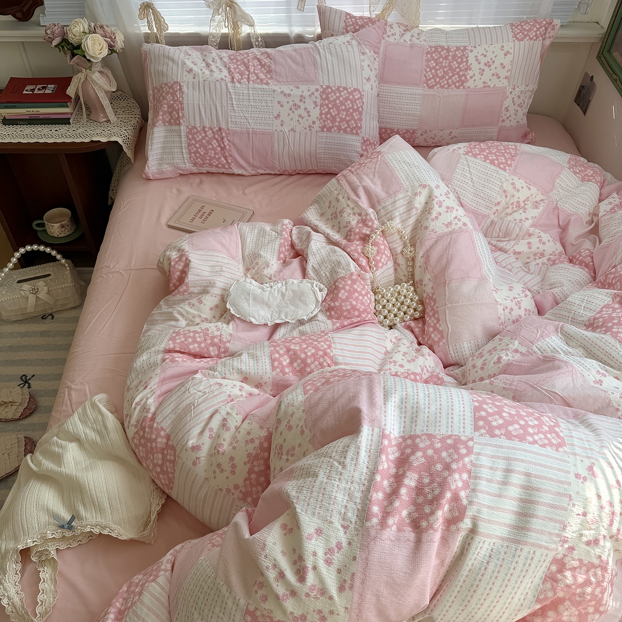 91家纺网 家纺一手货源 找家纺 原素 2026新春ins博主风双拼小碎花花卉水洗棉纱四件套 碎花粉格