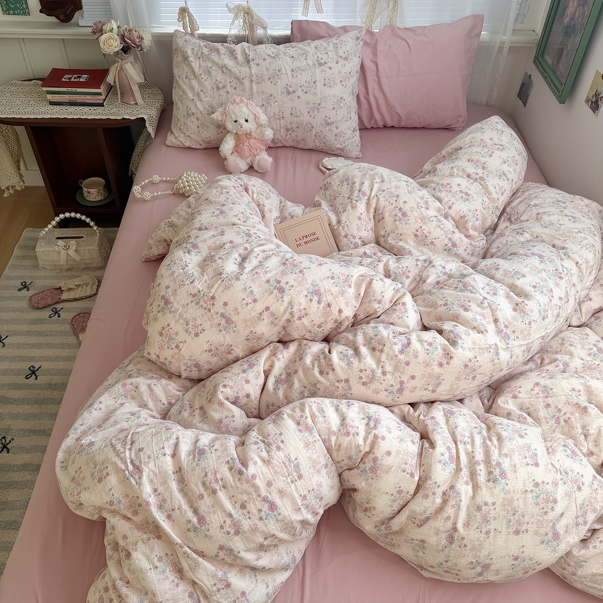 91家纺网 家纺一手货源 找家纺 原素 2026新春ins博主风双拼小碎花花卉水洗棉纱四件套 胭脂粉