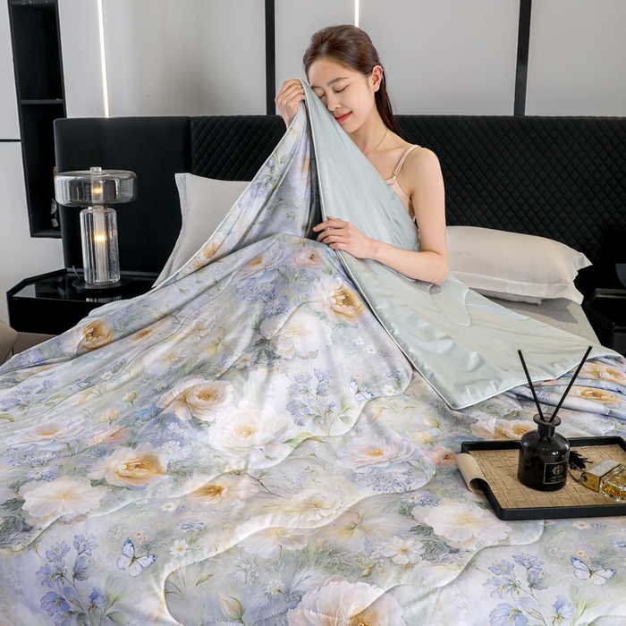 91家纺网 家纺一手货源 找家纺 亚龙工厂店 2026春夏新款直播网销爆款油光丝数码印花锦氨凉感被呱呱被夏被 晨露兰