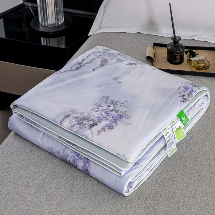 91家纺网 家纺一手货源 找家纺 亚龙工厂店 2026春夏新款直播网销爆款油光丝数码印花锦氨凉感被呱呱被夏被 星蔓兰灰