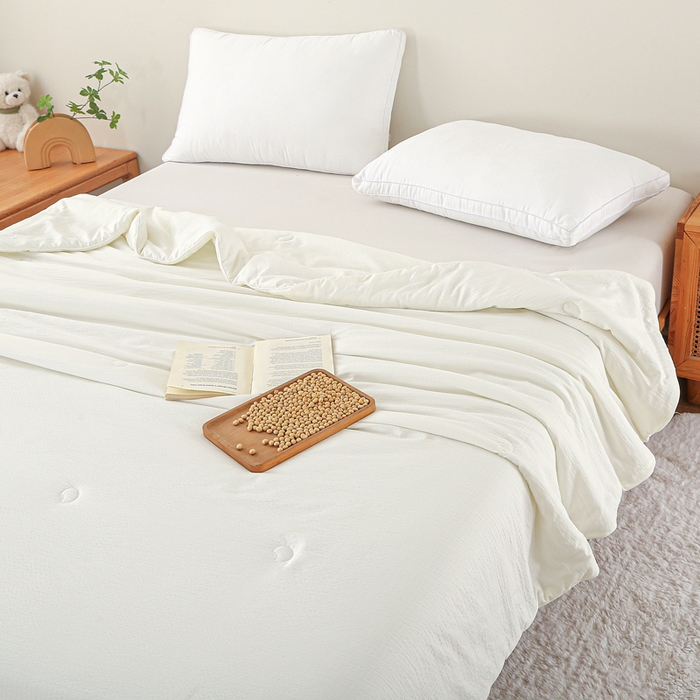 91家纺网 家纺一手货源 找家纺 亚龙工厂店 2026春夏新款爆款法式小香风皱皱纱木棉大豆被夏被 白色