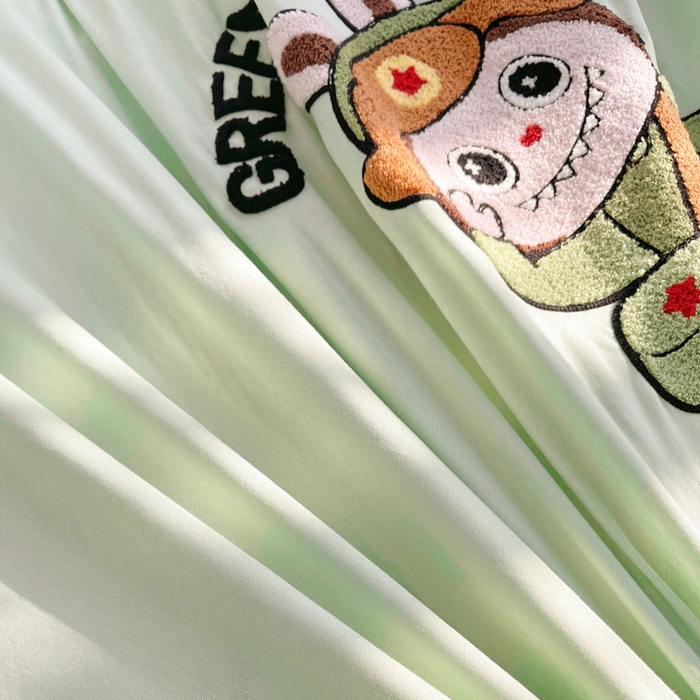 91家纺网 家纺一手货源 找家纺 炫拼家纺 2026新款全棉A类双层纱卡通毛巾绣四件套-泡芙系列 泡芙-红军兔