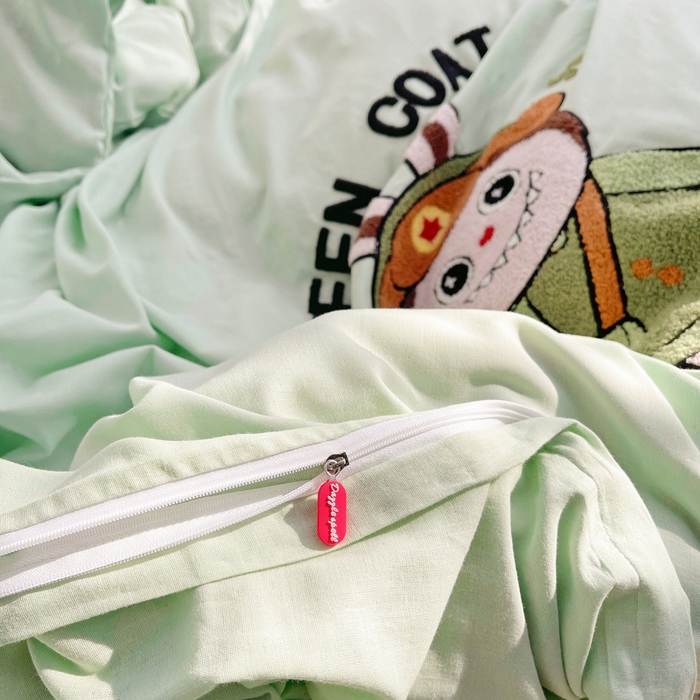 91家纺网 家纺一手货源 找家纺 炫拼家纺 2026新款全棉A类双层纱卡通毛巾绣四件套-泡芙系列 泡芙-红军兔