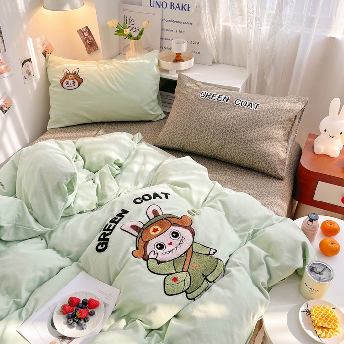 91家纺网 家纺一手货源 找家纺 炫拼家纺 2026新款全棉A类双层纱卡通毛巾绣四件套-泡芙系列 泡芙-红军兔