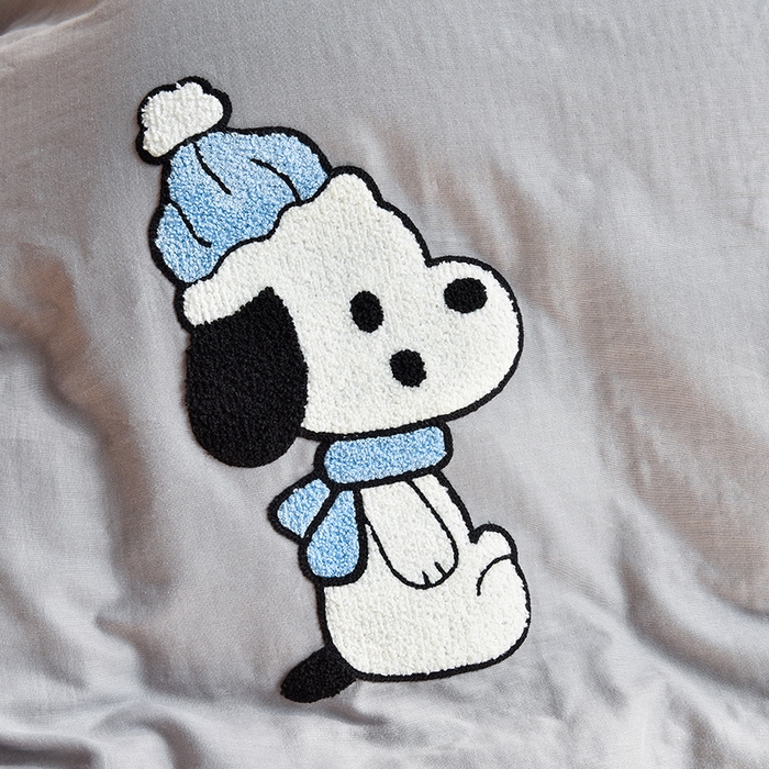 91家纺网 家纺一手货源 找家纺 炫拼家纺 2026新款全棉A类双层纱卡通毛巾绣四件套-泡芙系列 泡芙-小狗派对