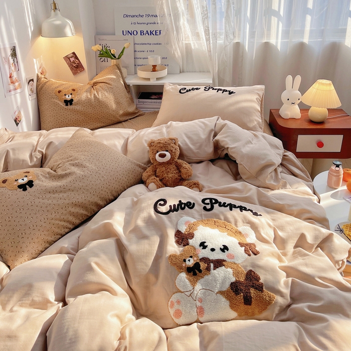 91家纺网 家纺一手货源 找家纺 炫拼家纺 2026新款全棉A类双层纱卡通毛巾绣四件套-泡芙系列 泡芙-哈尼熊