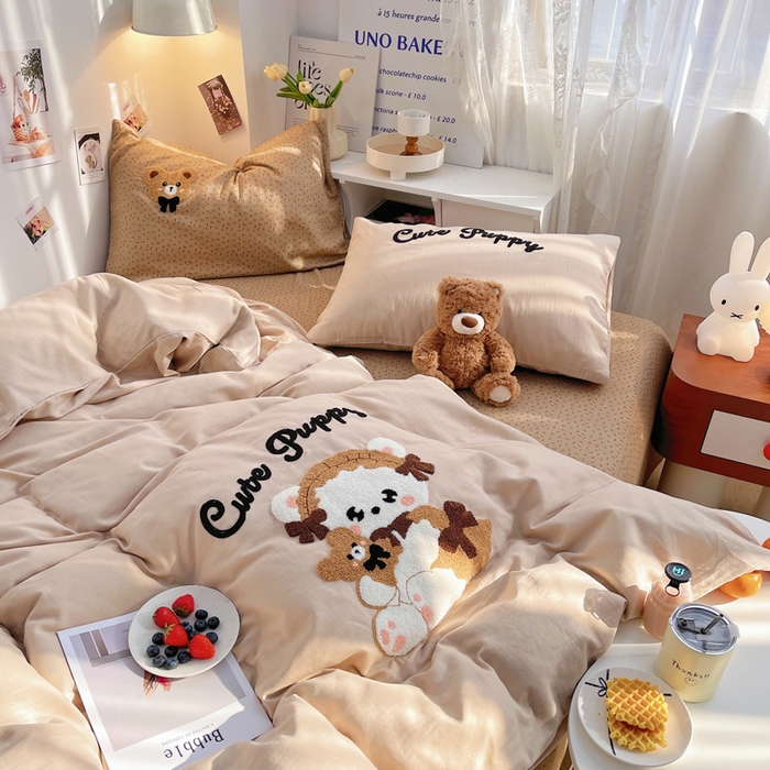 91家纺网 家纺一手货源 找家纺 炫拼家纺 2026新款全棉A类双层纱卡通毛巾绣四件套-泡芙系列 泡芙-哈尼熊