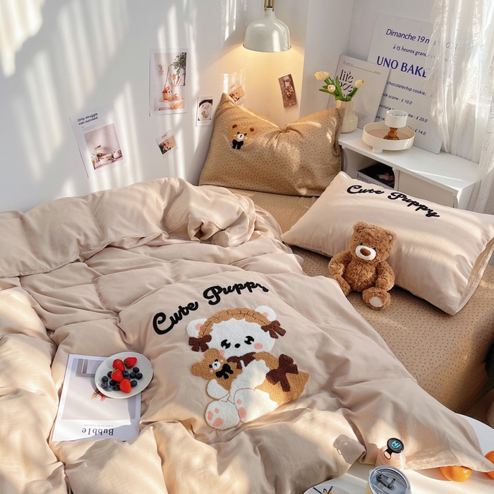 91家纺网 家纺一手货源 找家纺 炫拼家纺 2026新款全棉A类双层纱卡通毛巾绣四件套-泡芙系列 泡芙-哈尼熊