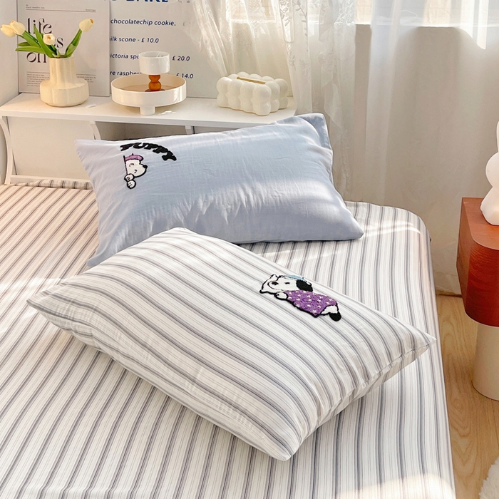 91家纺网 家纺一手货源 找家纺 炫拼家纺 2026新款全棉A类双层纱卡通毛巾绣四件套-泡芙系列 泡芙-晚安狗