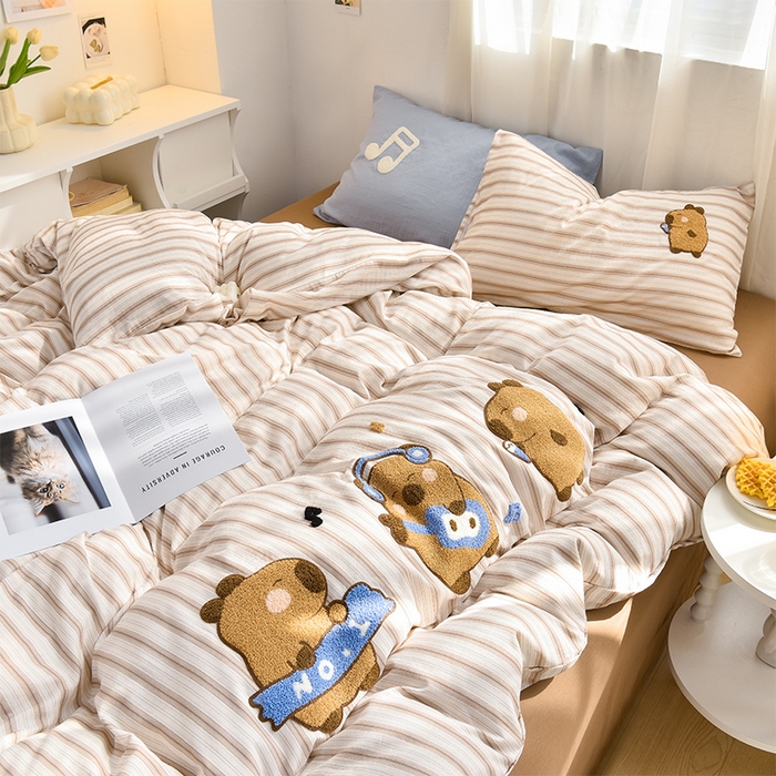 91家纺网 家纺一手货源 找家纺 炫拼家纺 2026新款全棉A类双层纱卡通毛巾绣四件套-泡芙系列 泡芙-卡皮派对