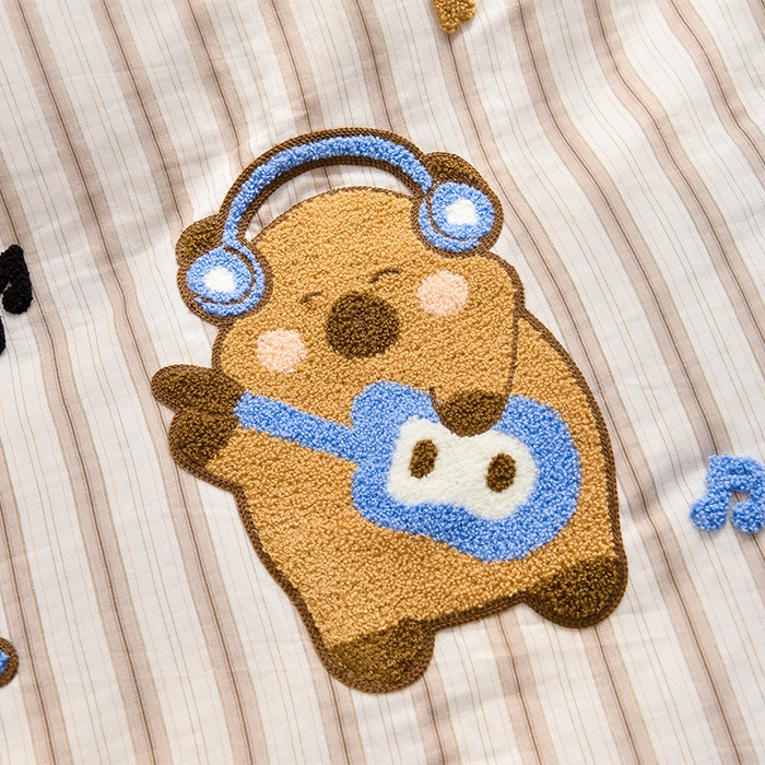 91家纺网 家纺一手货源 找家纺 炫拼家纺 2026新款全棉A类双层纱卡通毛巾绣四件套-泡芙系列 泡芙-卡皮派对