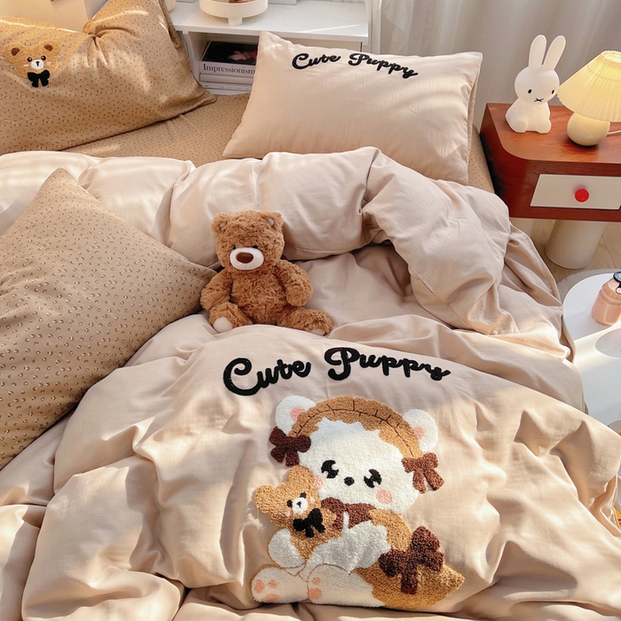 91家纺网 家纺一手货源 找家纺 炫拼家纺 2026新款全棉A类双层纱卡通毛巾绣四件套-泡芙系列 泡芙-哈尼熊