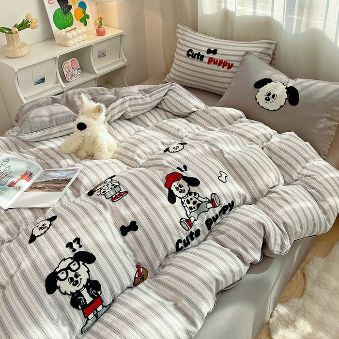 91家纺网 家纺一手货源 找家纺 炫拼家纺 2026新款全棉A类双层纱卡通毛巾绣四件套-泡芙系列 泡芙-小狗